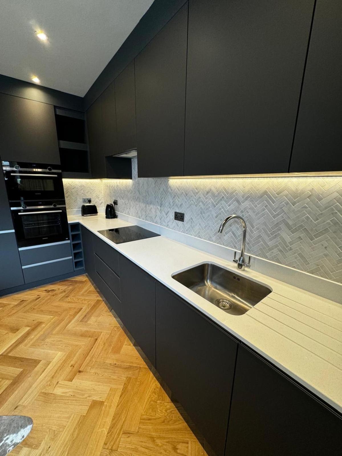 Macbeths Corner High End Luxury Apartment In Centre With Parking Stratford-upon-Avon Exterior photo