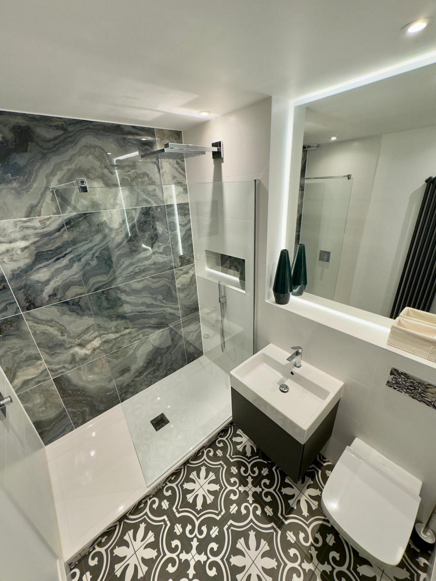 Macbeths Corner High End Luxury Apartment In Centre With Parking Stratford-upon-Avon Exterior photo